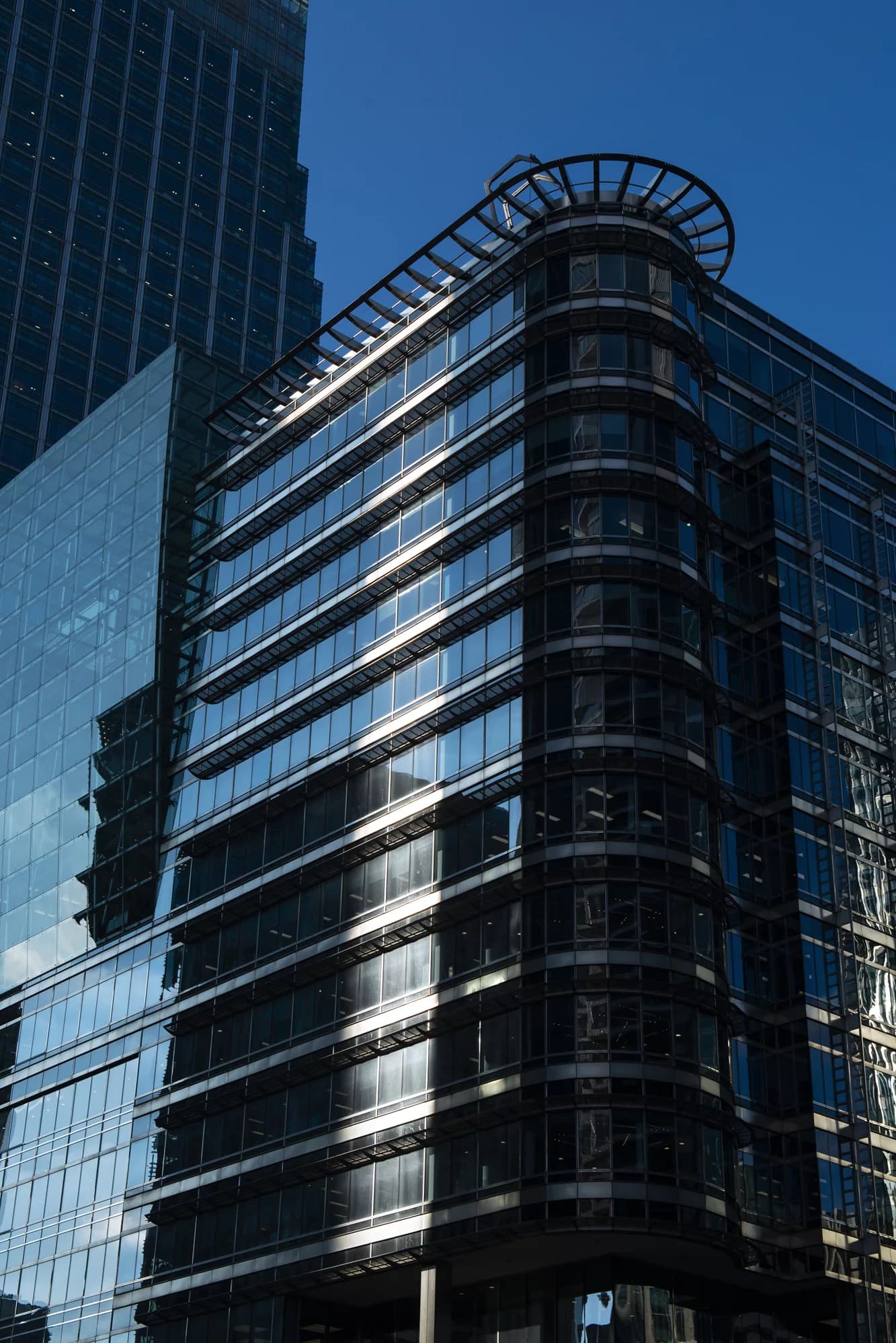 Modern Banka Binası